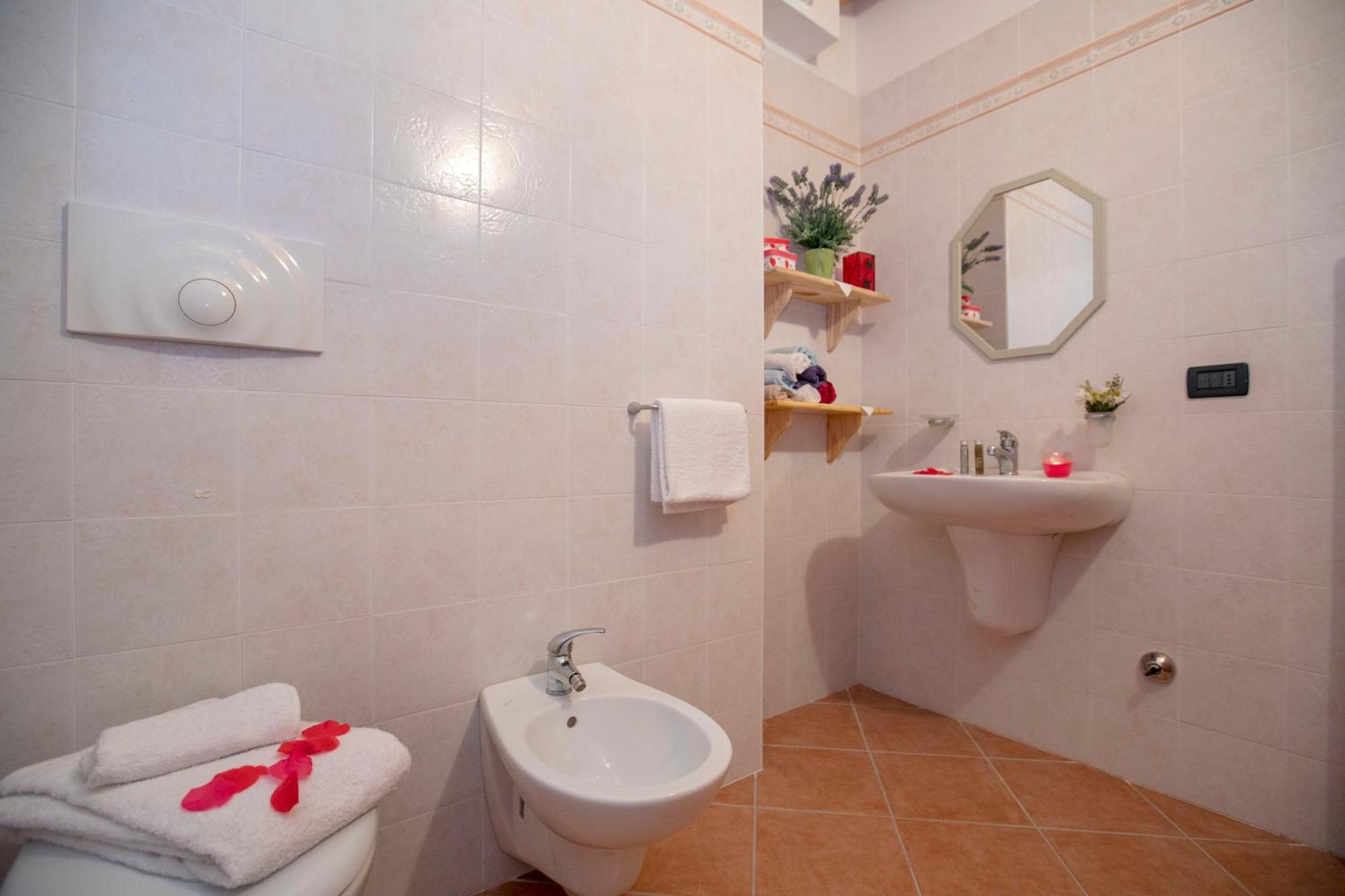 Appartamento Centro Storico Riva - Happy Rentals Exterior photo